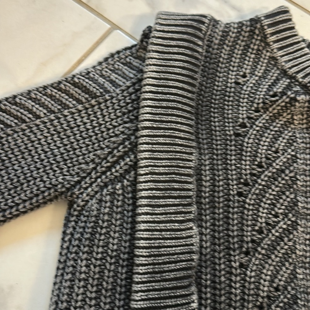 Evereve faded black and gray cable knit sweater NEW - Picture 3 of 7